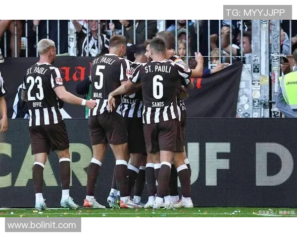 尤文图斯与拜仁慕尼黑首回合对决精彩回顾与战术分析 尤文图斯与拜仁慕尼黑首回合对决精彩回顾与战术分析